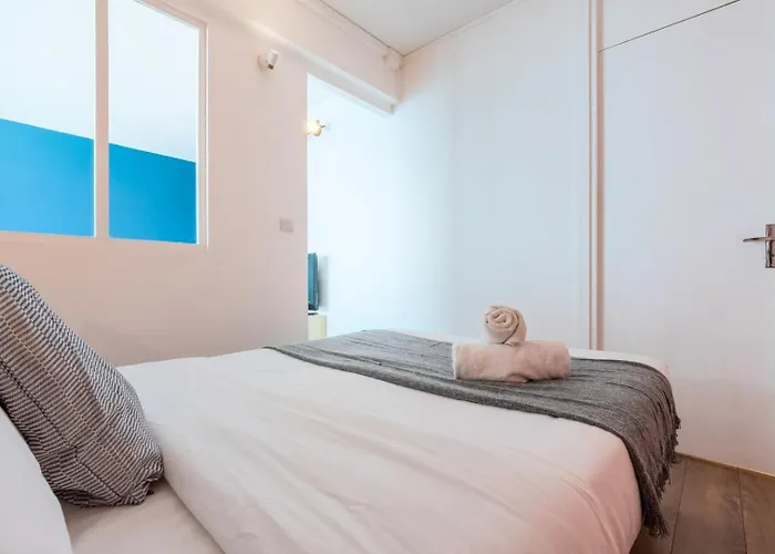 Lille Stmaur Equipped Apartment With Elevator